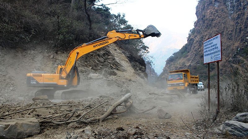 राष्ट्रिय प्रतिबद्धता: काम नसकिएसम्म आयोजना प्रमुख र कर्मचारी सरुवा नहुने सरकारको निर्णय