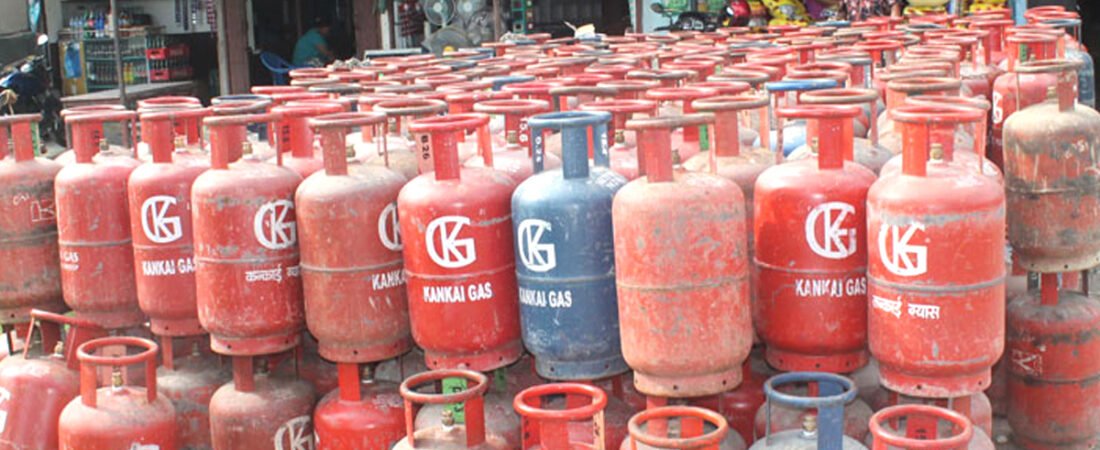 व्यवसायीले सोमबारदेखि पूर्ण तौल १४.२ किलो ग्यास सिलिन्डर बेच्ने घोषणा