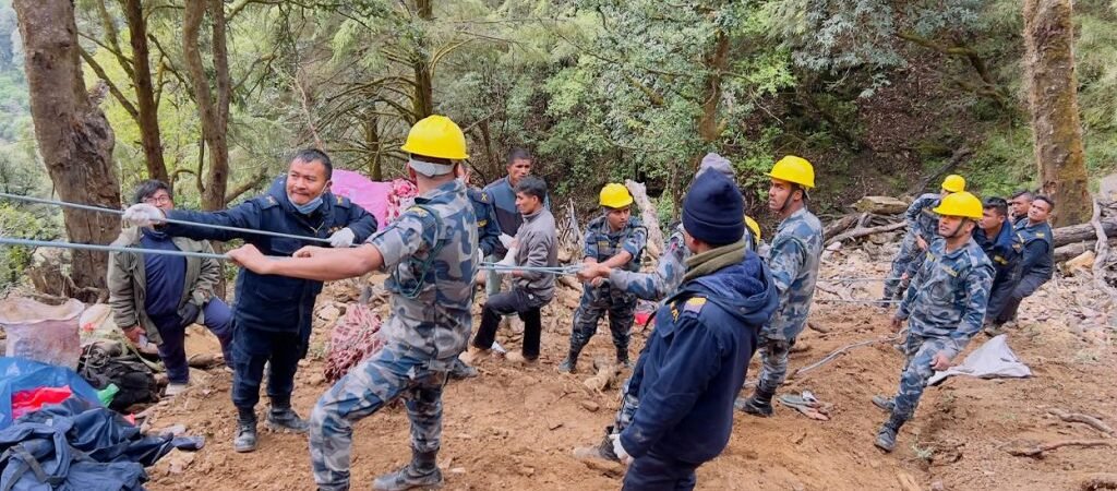 रोल्पामा जिप दुर्घटना: एकै परिवारका ७ सहित २० जनाको मृत्यु