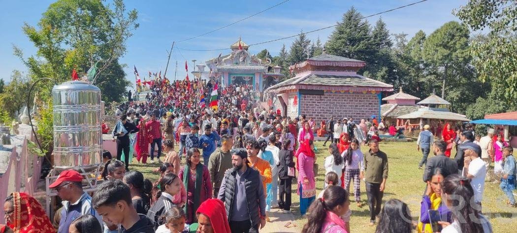 उग्रतारा भगवती मन्दिरमा महाअष्टमी मेला: दर्शनार्थीको भव्य घुइँचो र विशेष पूजाआजा